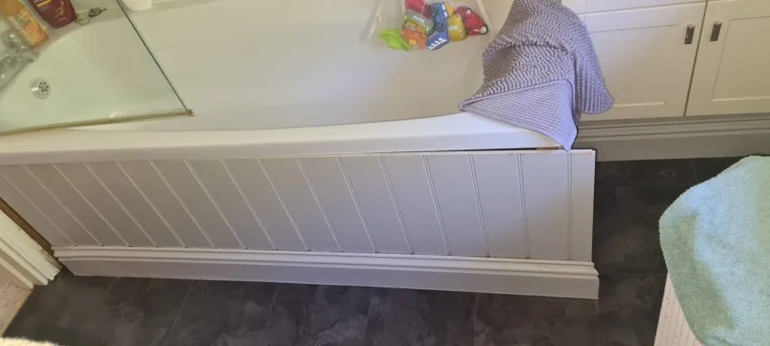 Tired bathroom before refurb